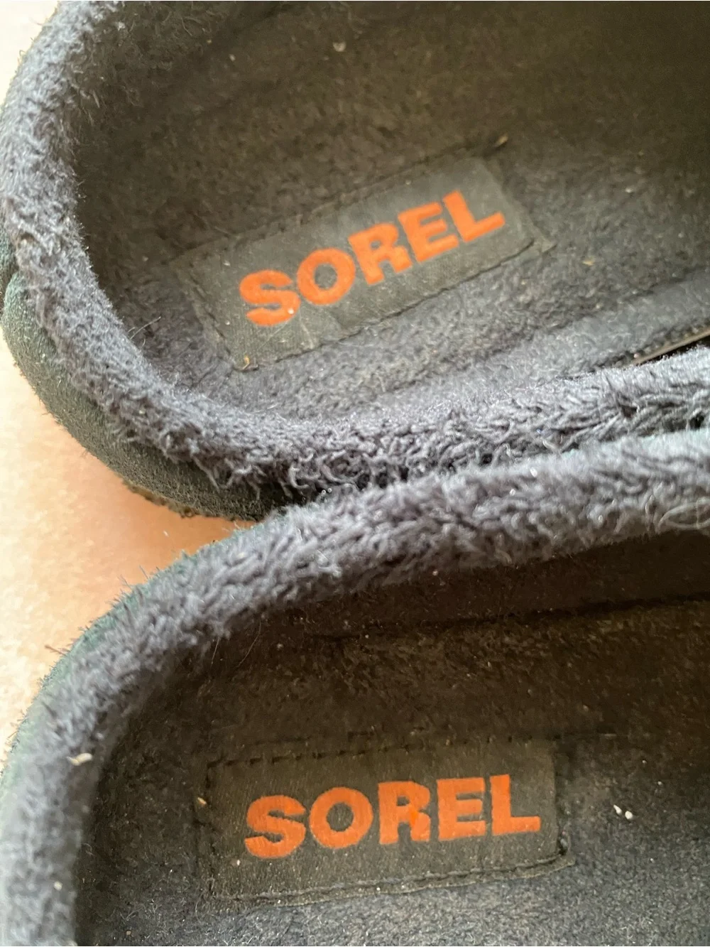 SOREL Lanner Ridge Kids Slip On Slippers Black Suede Upper Fleece Lining 1